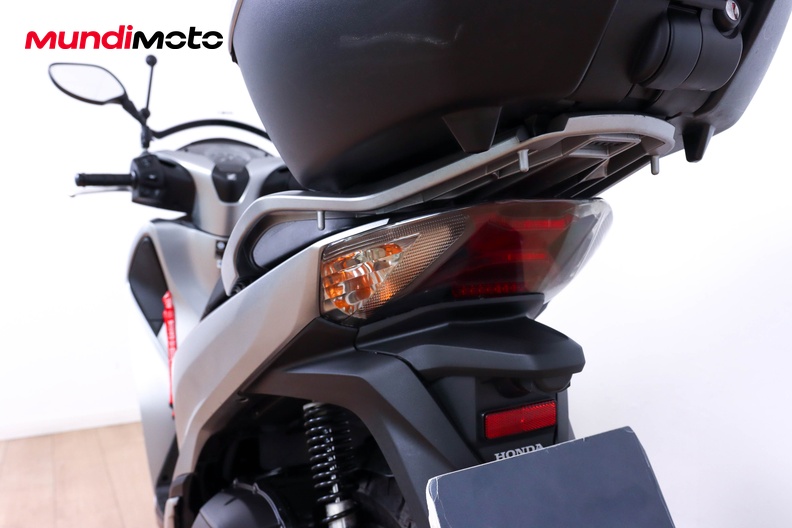 Motorbike image 9