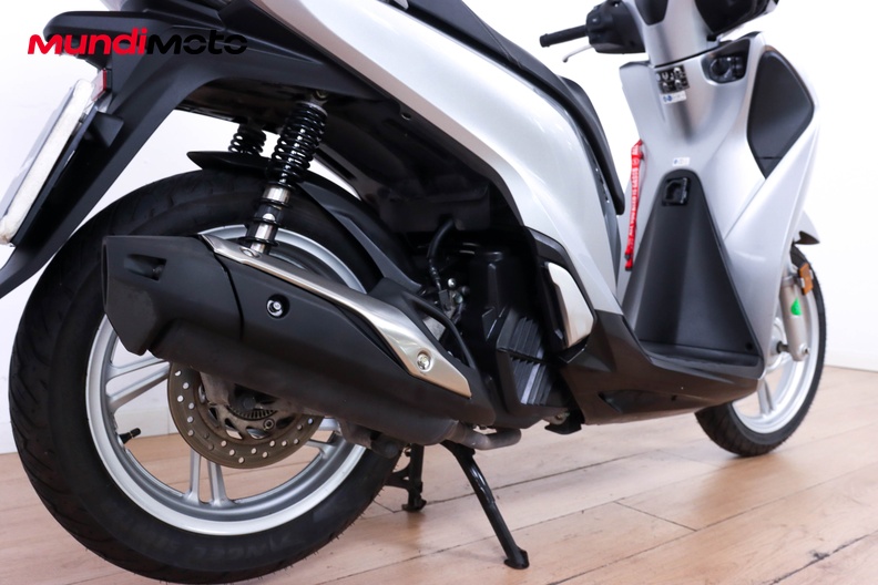 Motorbike image 3