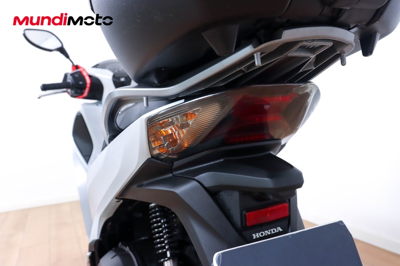 Motorbike image 9