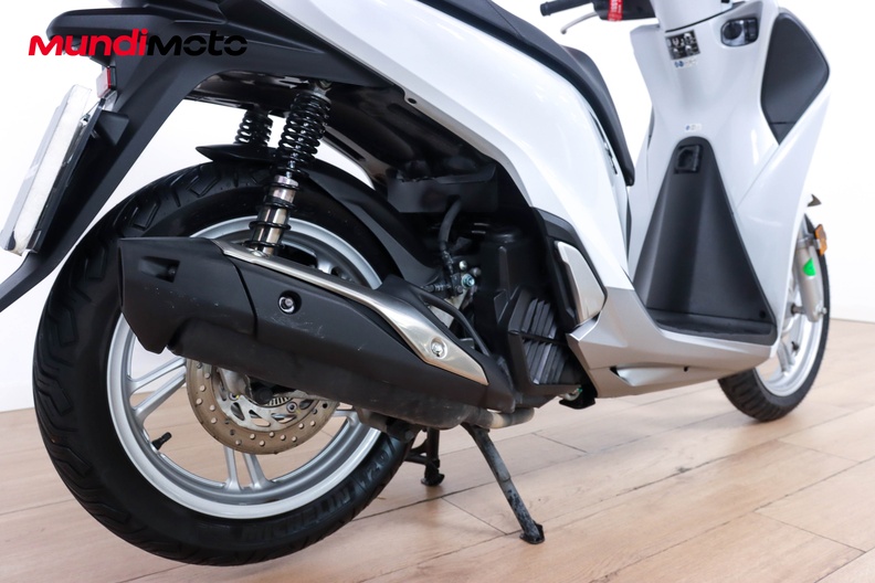 Motorbike image 3