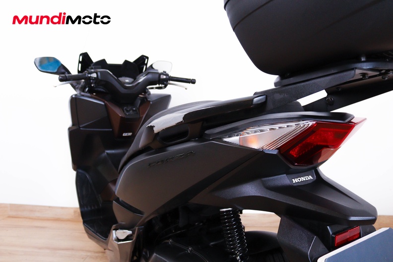 Motorbike image 9