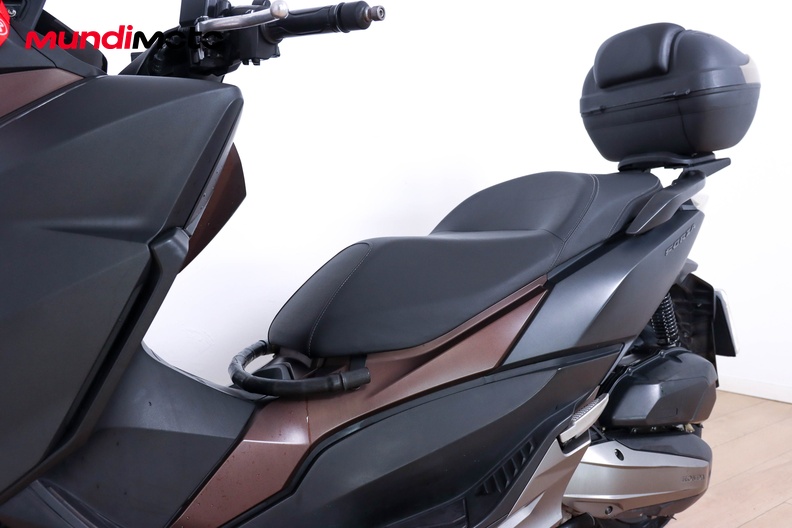 Motorbike image 8
