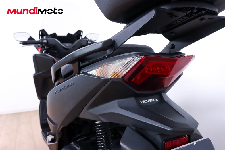 Motorbike image 9