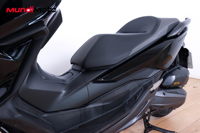 Motorbike image 8