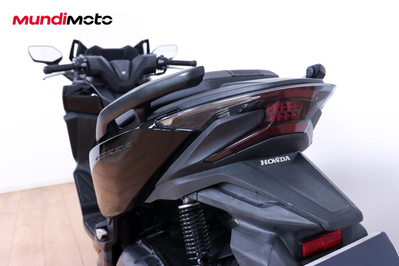 Motorbike image 9