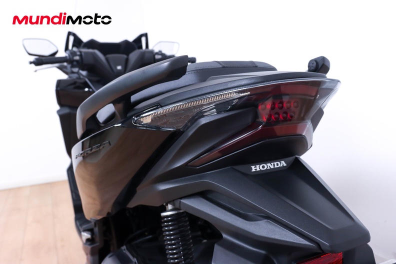Motorbike image 9