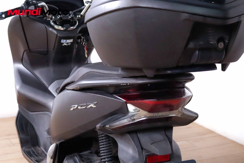 Motorbike image 9
