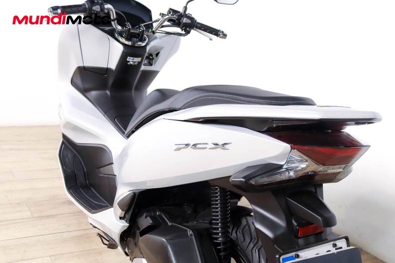 Motorbike image 9