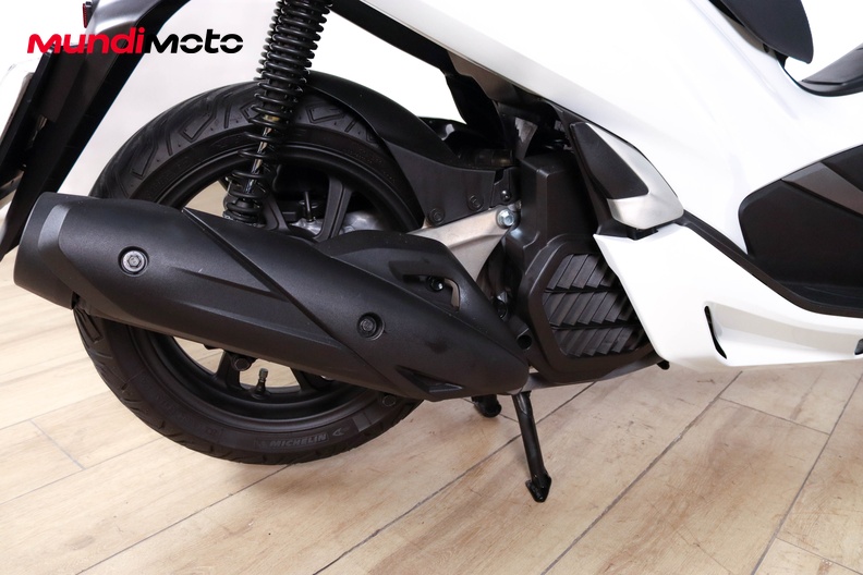 Motorbike image 3
