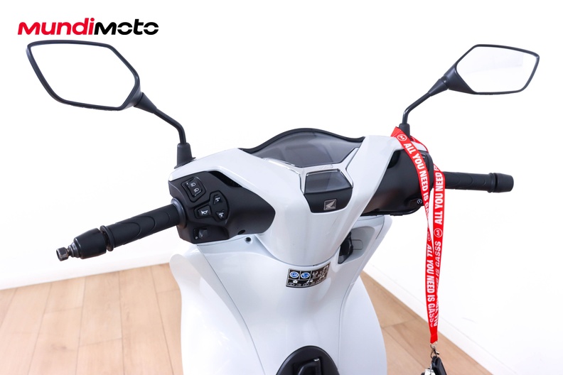 Motorbike image 10