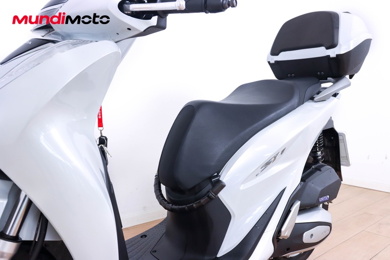 Motorbike image 8