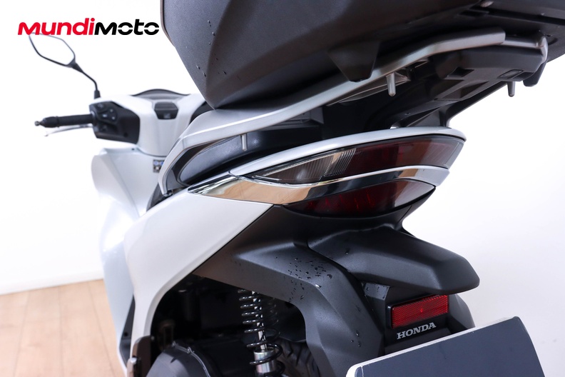 Motorbike image 9