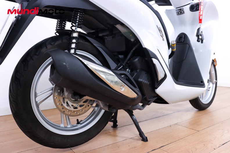 Motorbike image 3