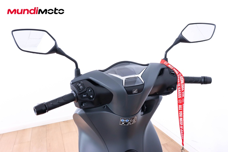Motorbike image 10