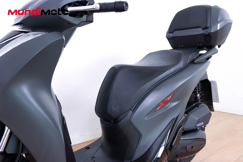 Motorbike image 8