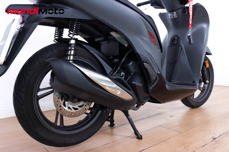 Motorbike image 3