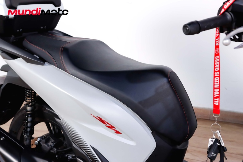 Motorbike image 13
