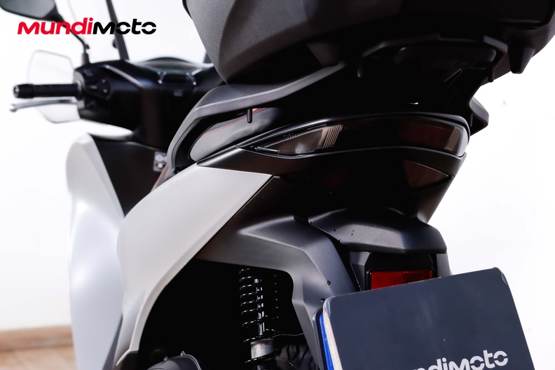 Motorbike image 9
