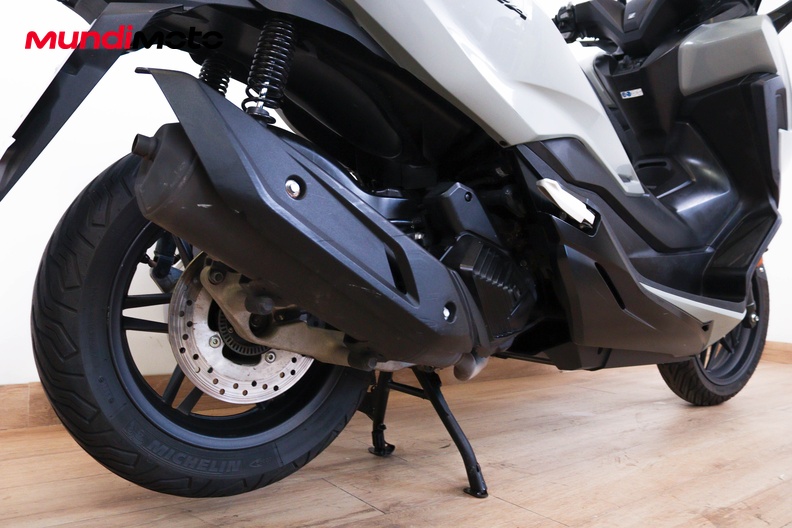 Motorbike image 3