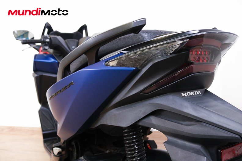 Motorbike image 9