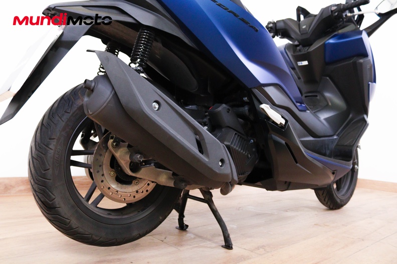 Motorbike image 3