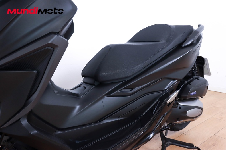 Motorbike image 8