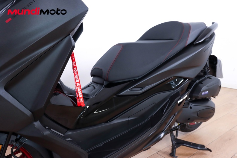 Motorbike image 8