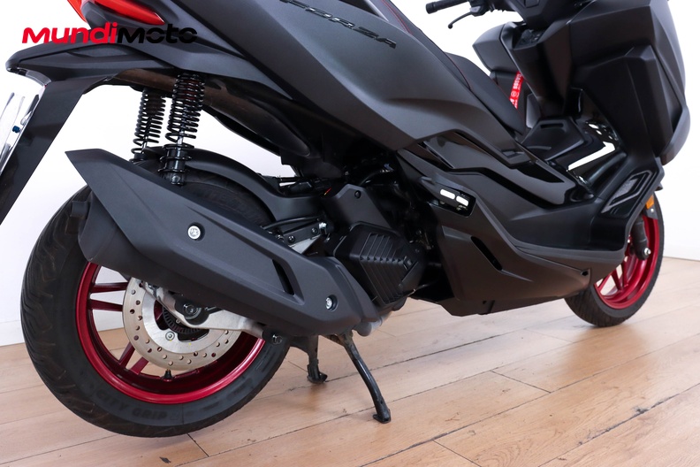 Motorbike image 3