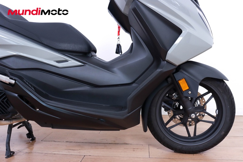 Motorbike image 12