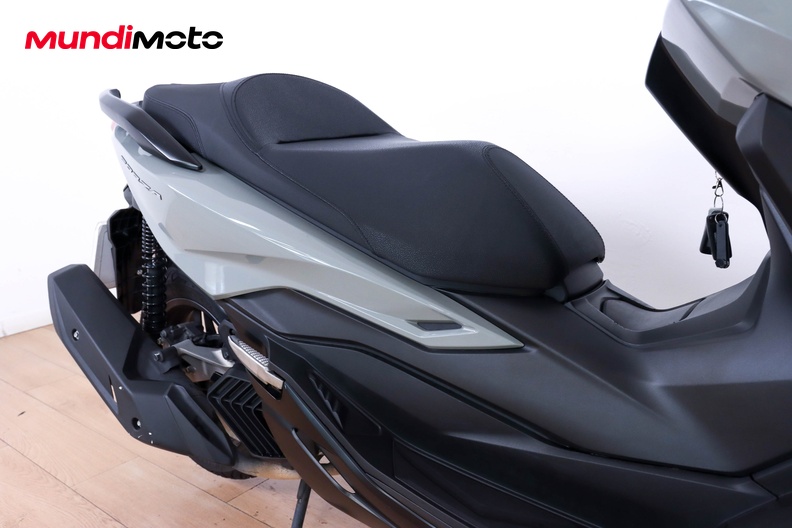Motorbike image 13