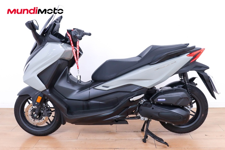 Motorbike image 5