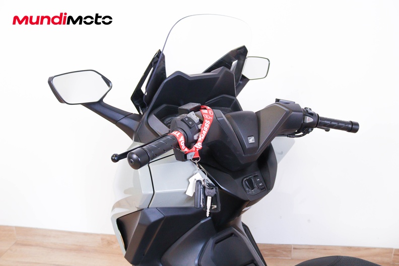 Motorbike image 10