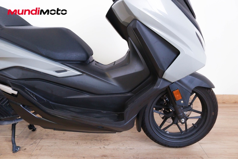 Motorbike image 12
