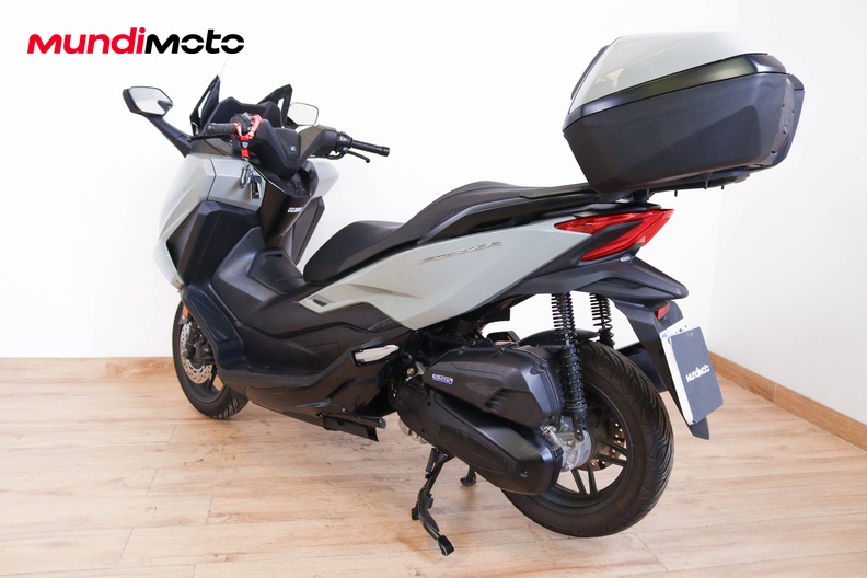 Motorbike image 8