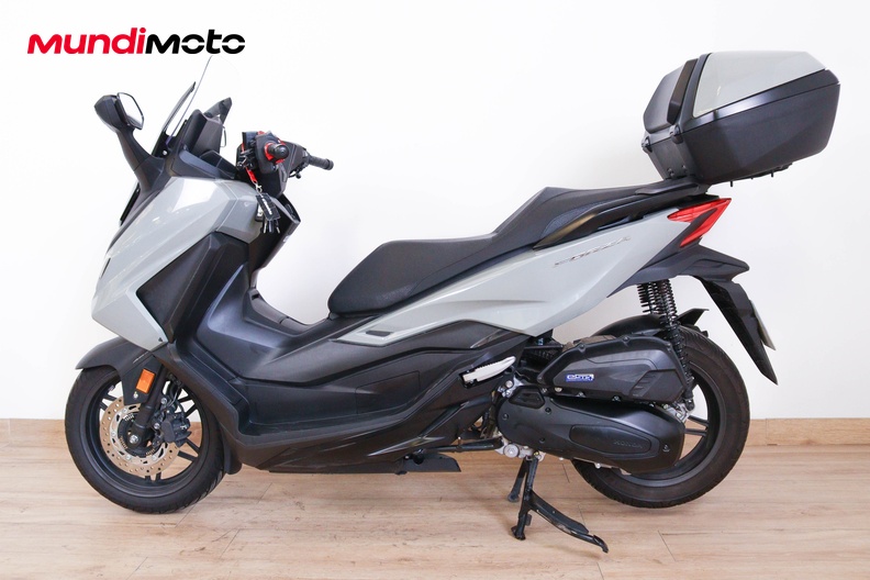 Motorbike image 5