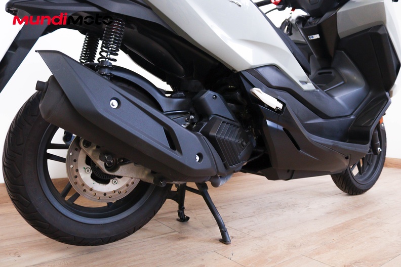 Motorbike image 3
