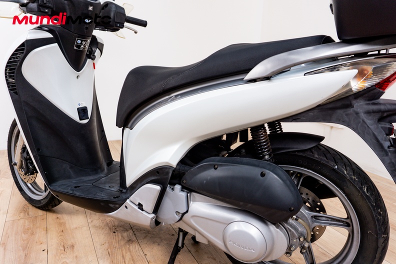 Motorbike image 8