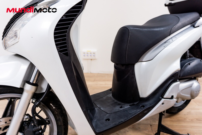 Motorbike image 9