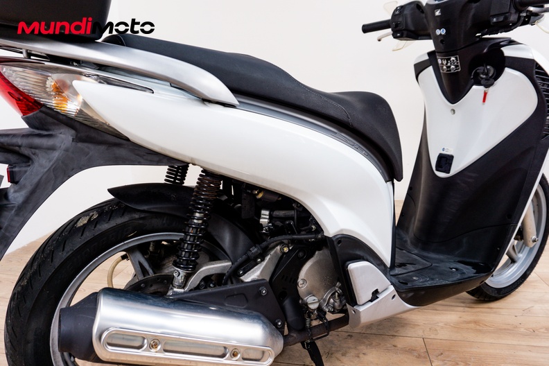 Motorbike image 3