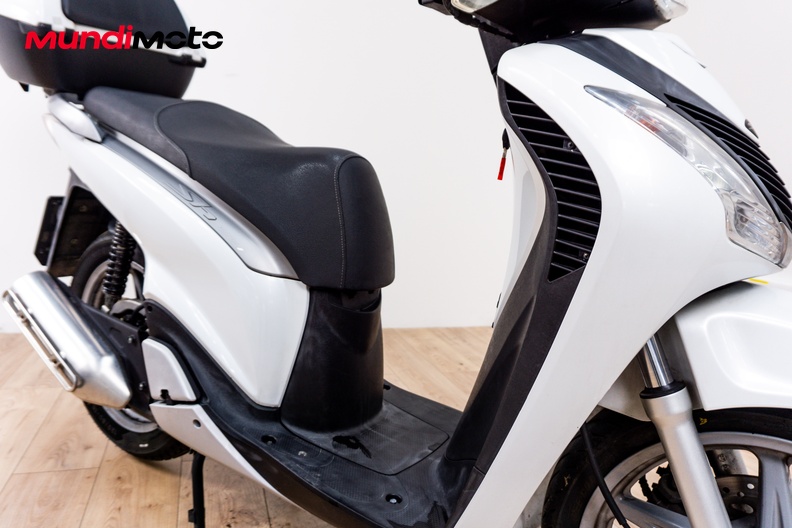 Motorbike image 4
