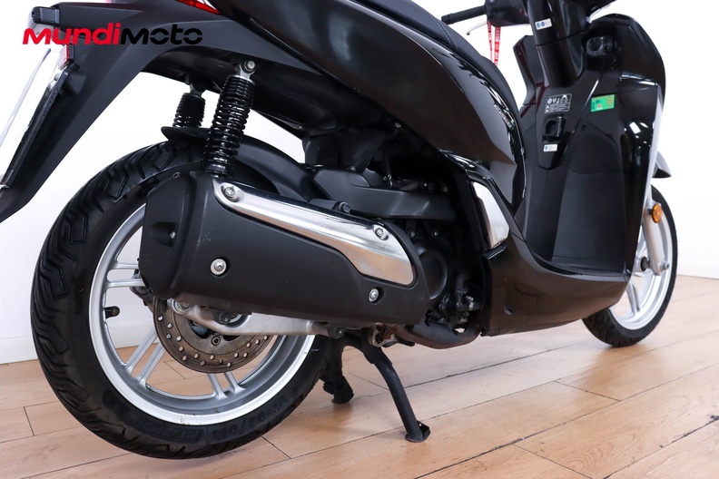 Motorbike image 3