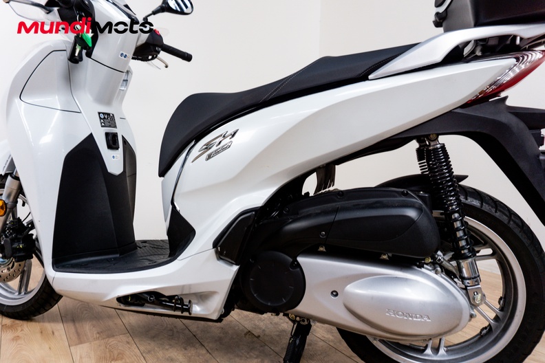 Motorbike image 8
