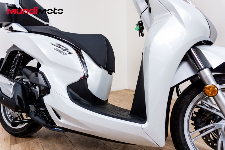 Motorbike image 4