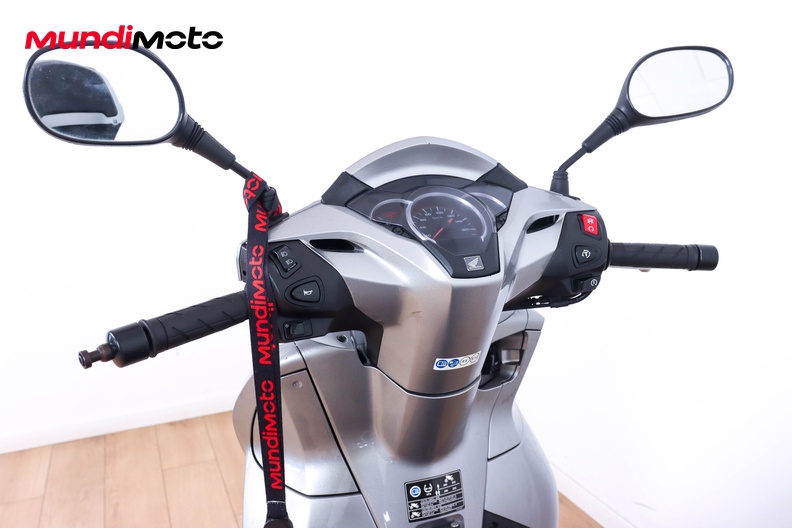 Motorbike image 10