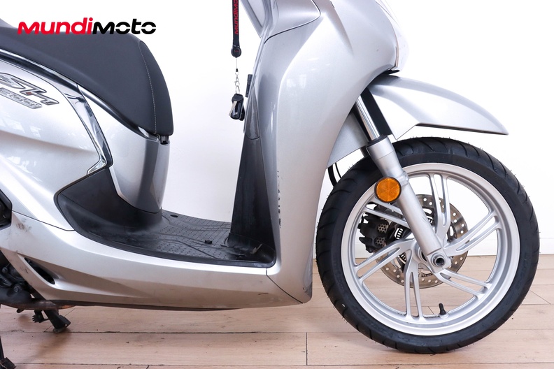 Motorbike image 13