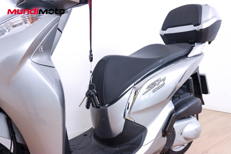 Motorbike image 8