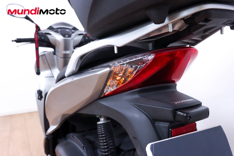 Motorbike image 9