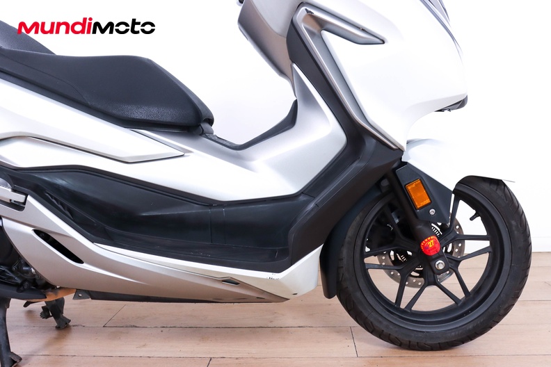 Motorbike image 12