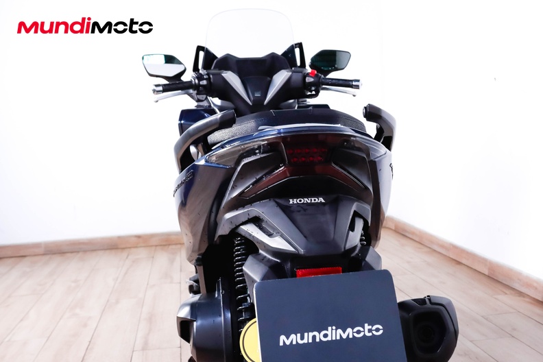 Motorbike image 9