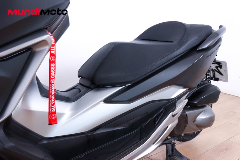 Motorbike image 8